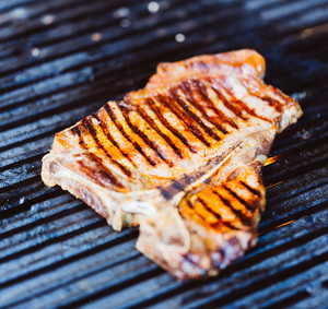 Grilovaný T-bone steak